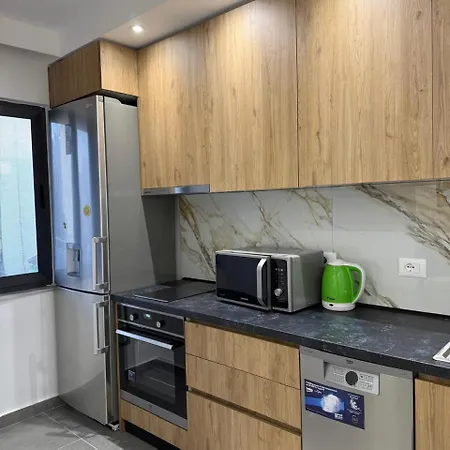 Red Lotus Apartman *