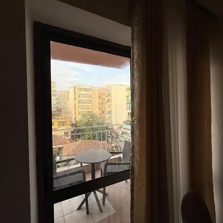 Red Lotus Apartman Tirana