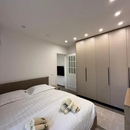 Red Lotus Apartman Tirana